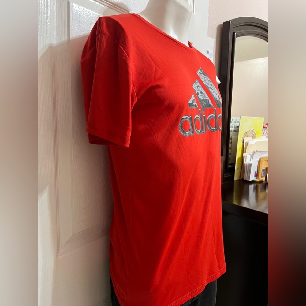 (11) Adidas Men's Red T-Shirt - Picture 5 of 10